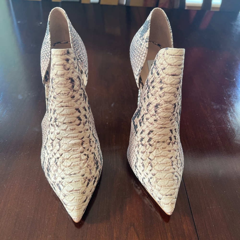 Steve Madden 4 in faux snakeskin heel.
